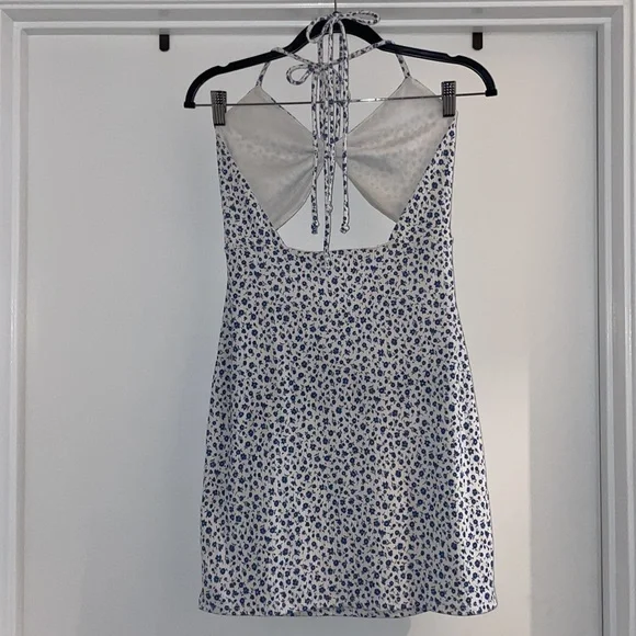 Le Lis Floral Dress - Picture 3 of 5